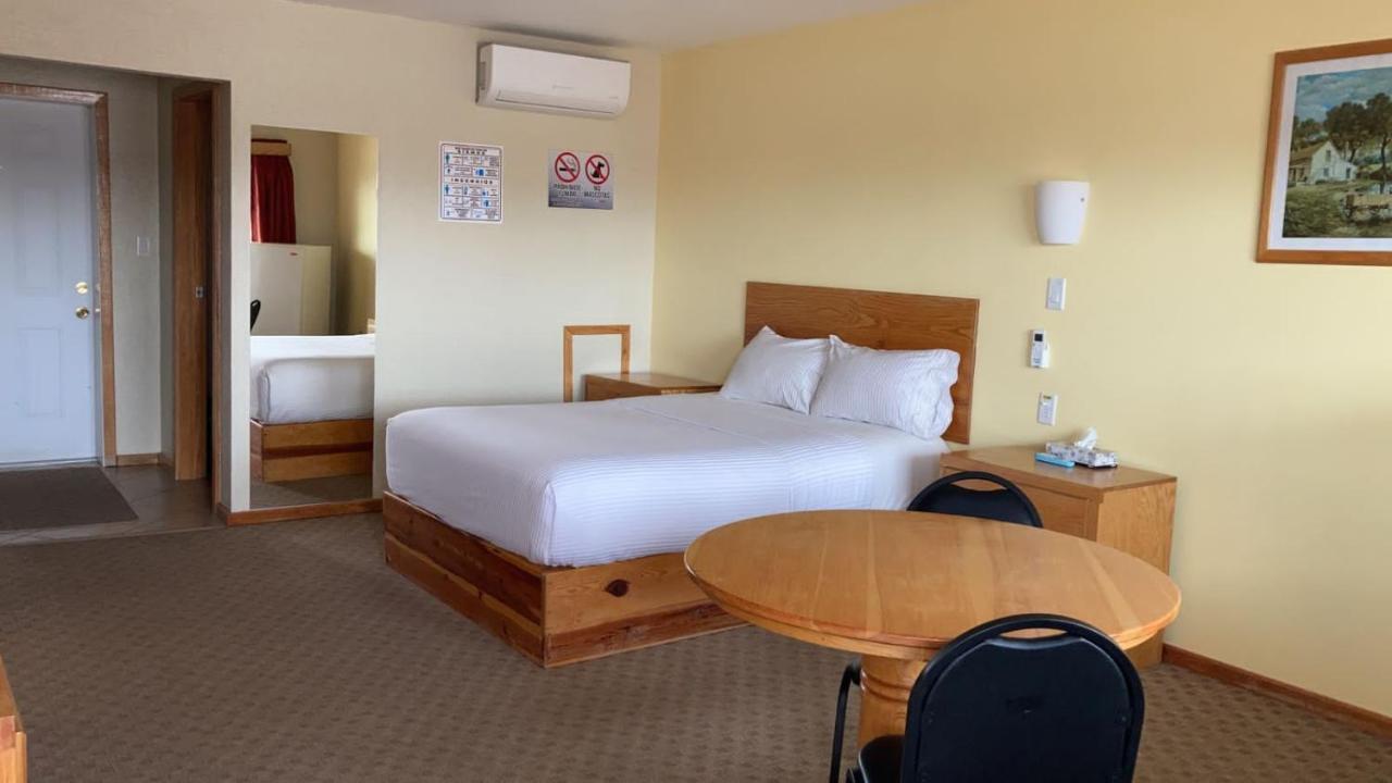 La Huerta Inn & Suites Cuauhtémoc Quarto foto